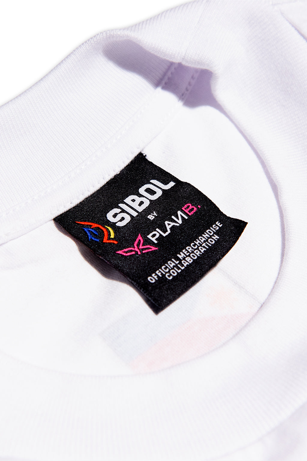 DAKILA T-SHIRT